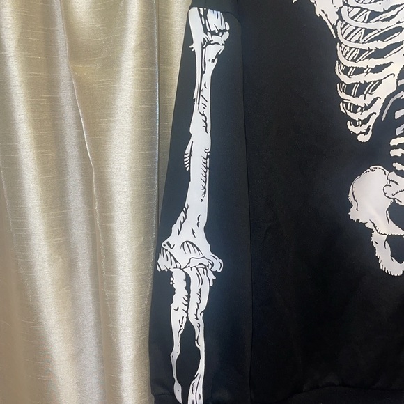 Sweatshirt - Picture 3 of 5